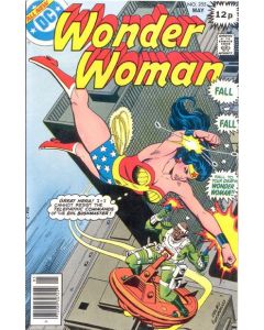 Wonder Woman (1942) # 255 UK Price (7.0-FVF) 1st Bushmaster