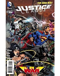 Justice League (2011) #  22 Cover A (7.0-FVF) Trinity War Pt. 1