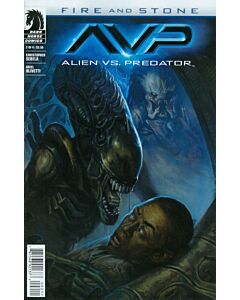 Alien Versus Predator Fire and Stone (2014) #   2 (8.0-VF)