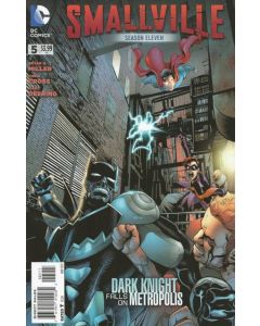 Smallville Season Eleven (2012) #   5 (9.0-VFNM) Batman